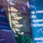 プログラミングコードとデジタル背景